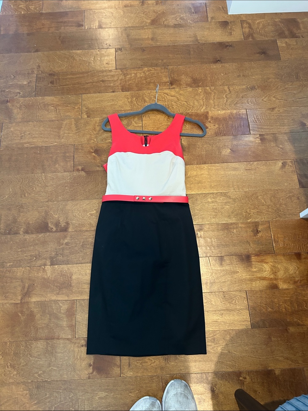 bebe Colorblock Midi Dress in Coral, Ivory & Black
